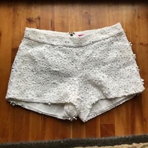 Alice + Olivia White Lace Daisy Pattern Shorts